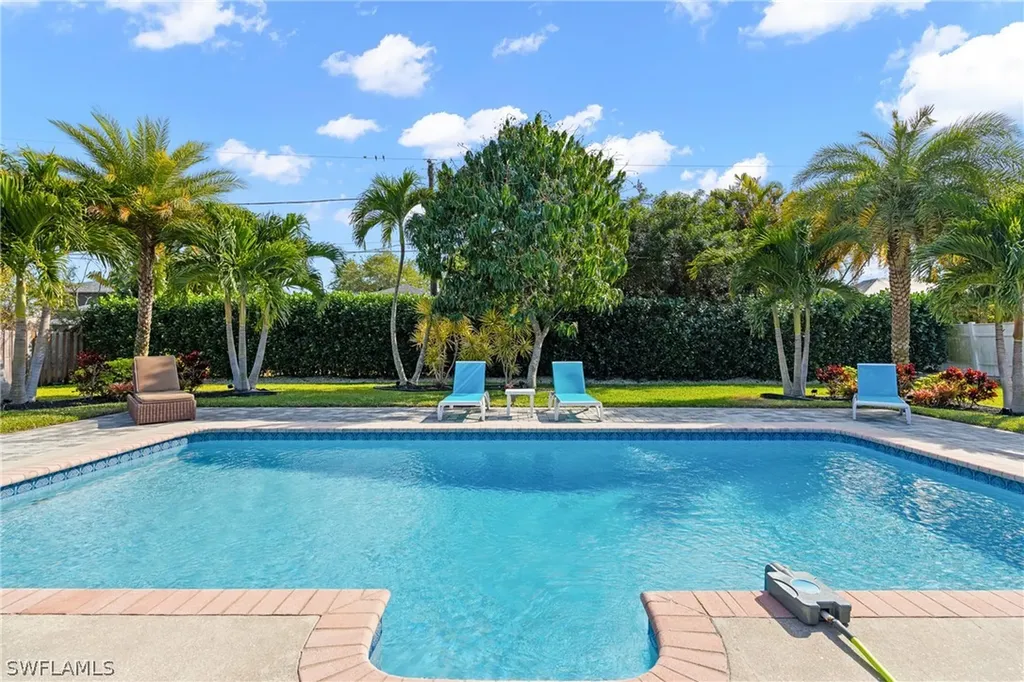 732 108th Avenue N Naples FL 34108