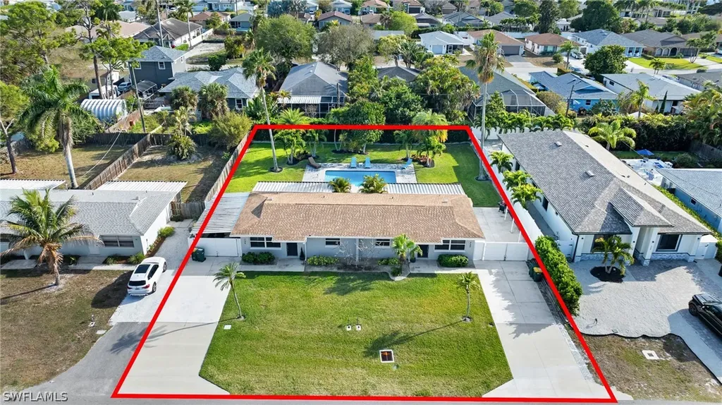 732 108th Avenue N Naples FL 34108