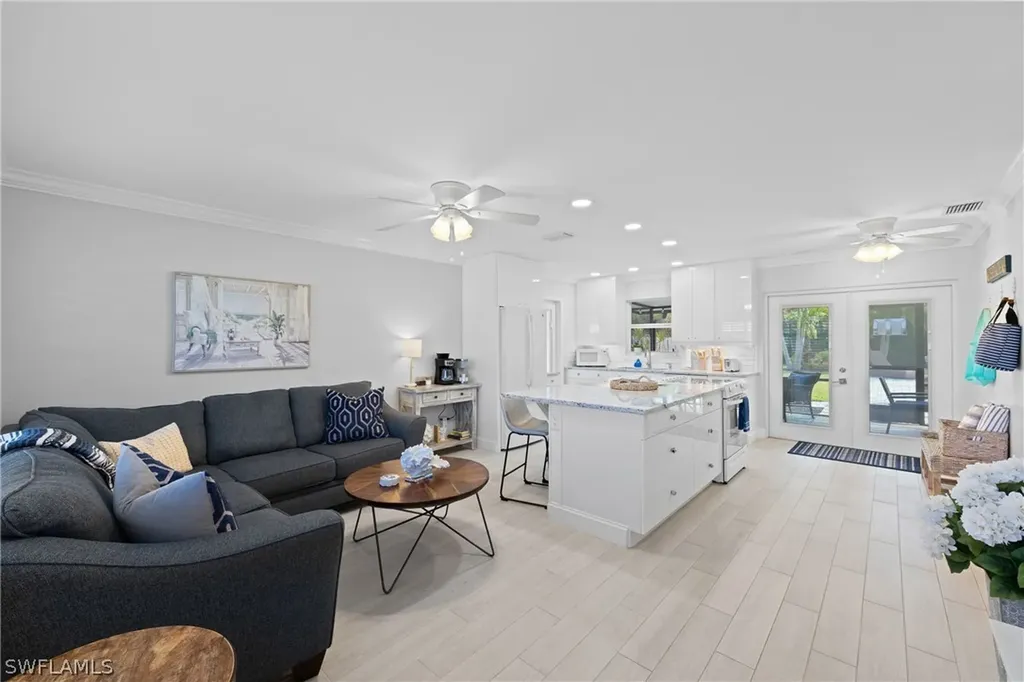 732 108th Avenue N Naples FL 34108