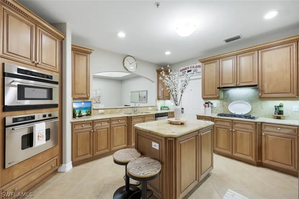 2858 Tiburon Boulevard E Naples FL 34109