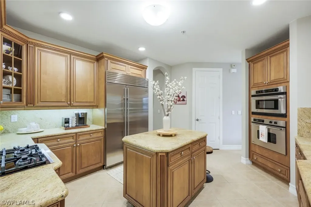 2858 Tiburon Boulevard E Naples FL 34109