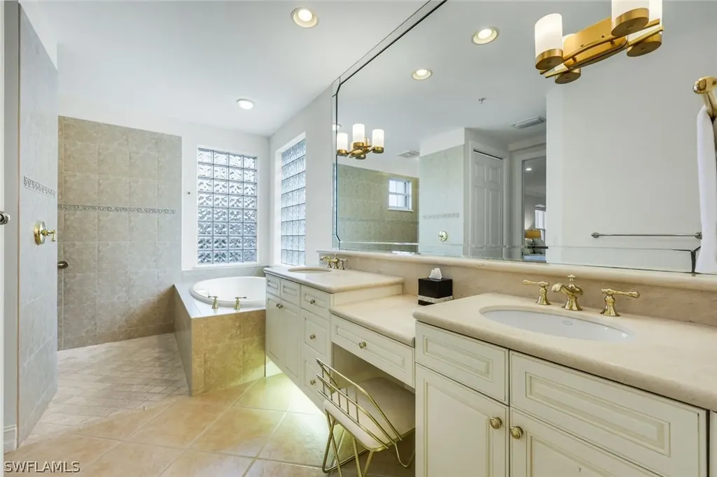 2858 Tiburon Boulevard E Naples FL 34109