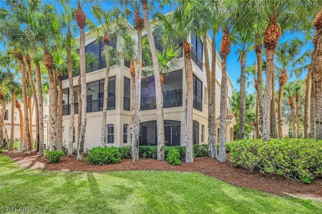 2858 Tiburon Boulevard E Naples FL 34109