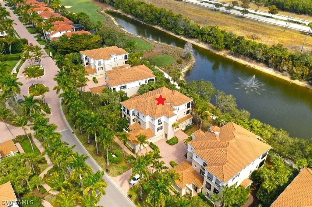 2858 Tiburon Boulevard E Naples FL 34109
