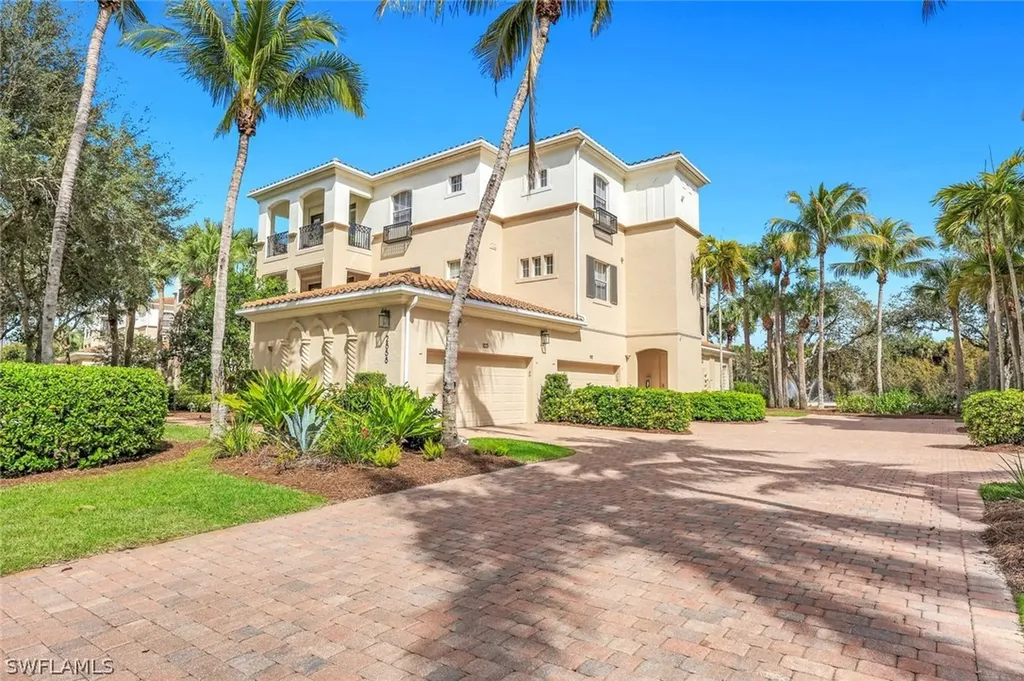 2858 Tiburon Boulevard E Naples FL 34109