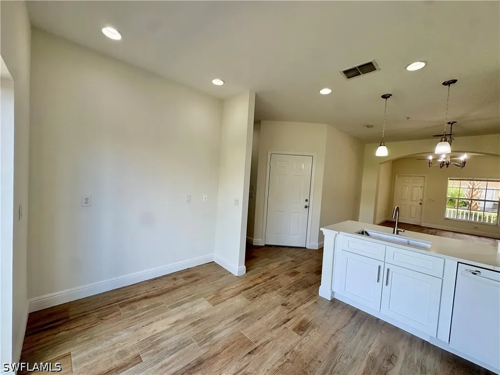 3255 Tamara Drive Naples FL 34109