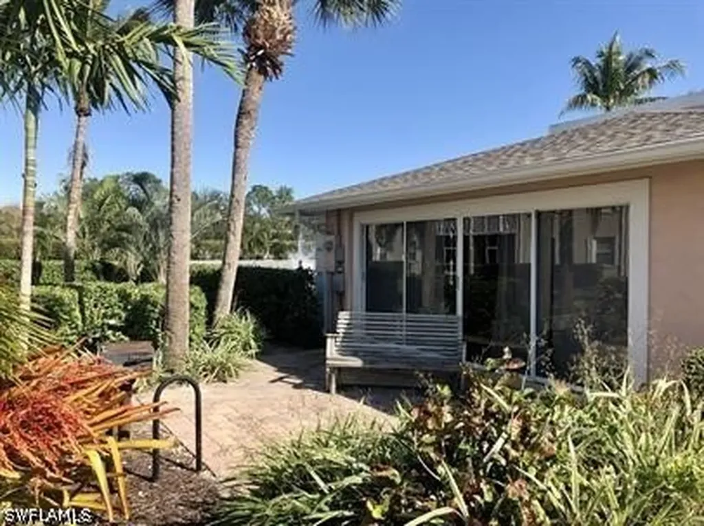 3255 Tamara Drive Naples FL 34109