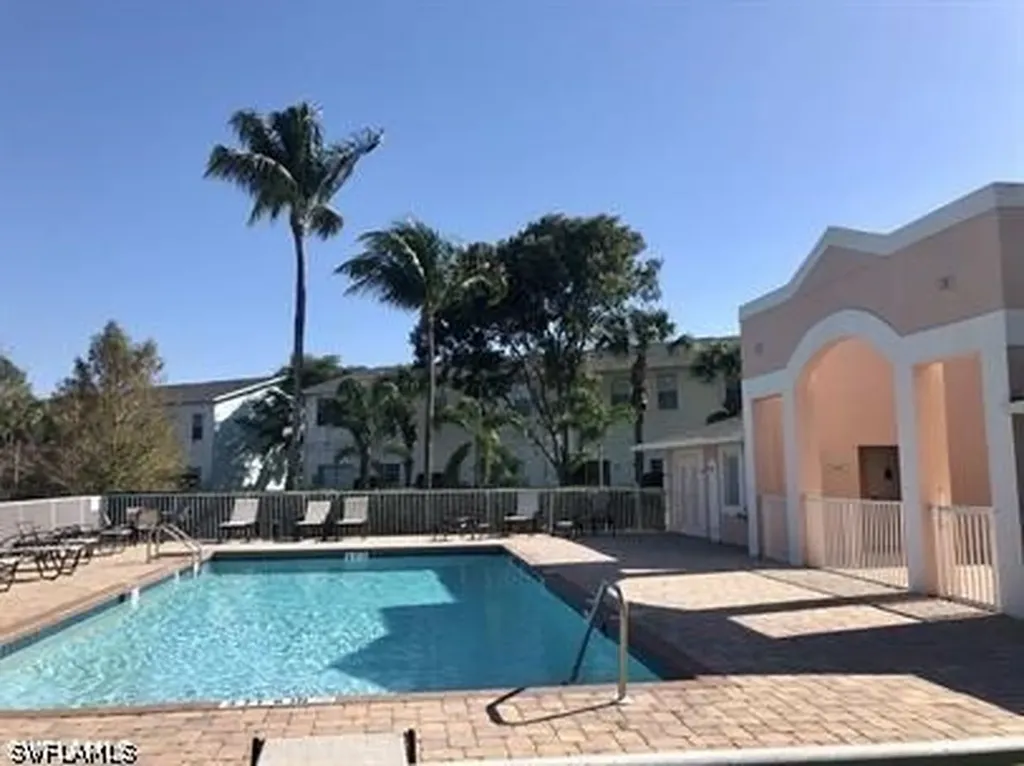 3255 Tamara Drive Naples FL 34109