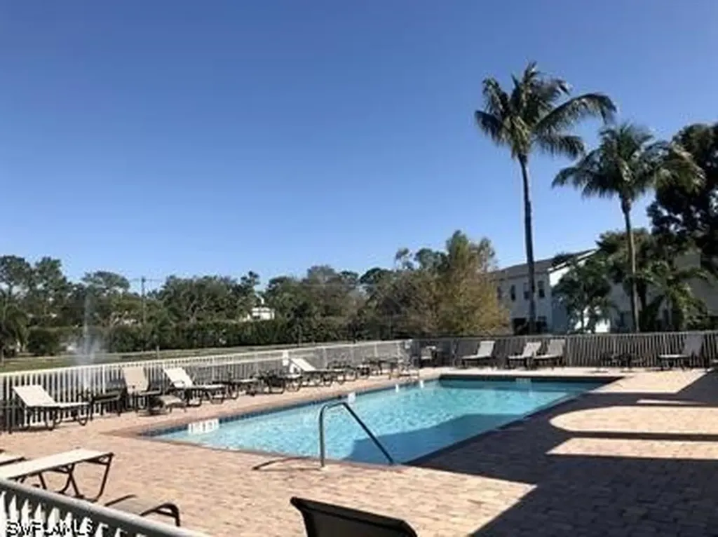 3255 Tamara Drive Naples FL 34109