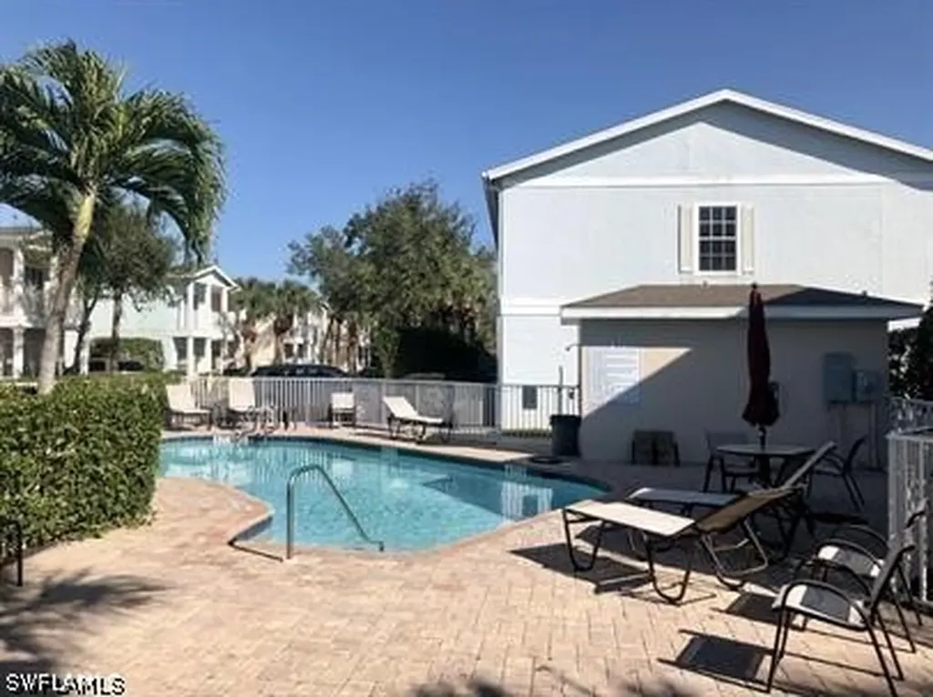 3255 Tamara Drive Naples FL 34109