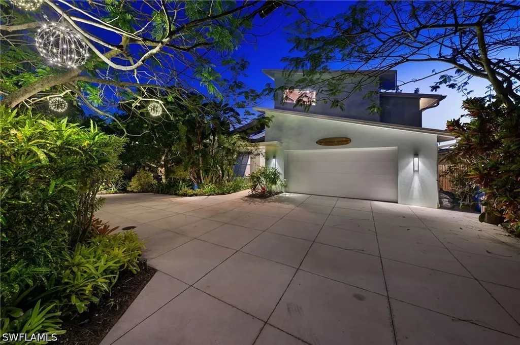1155 12th Street N Naples FL 34102