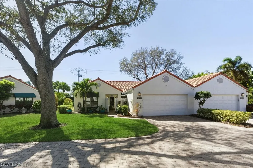 738 Reef Point Circle Naples FL 34108