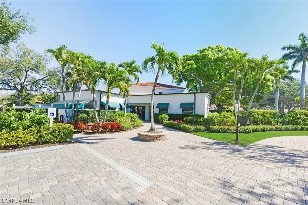 738 Reef Point Circle Naples FL 34108