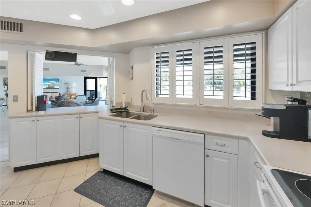 738 Reef Point Circle Naples FL 34108