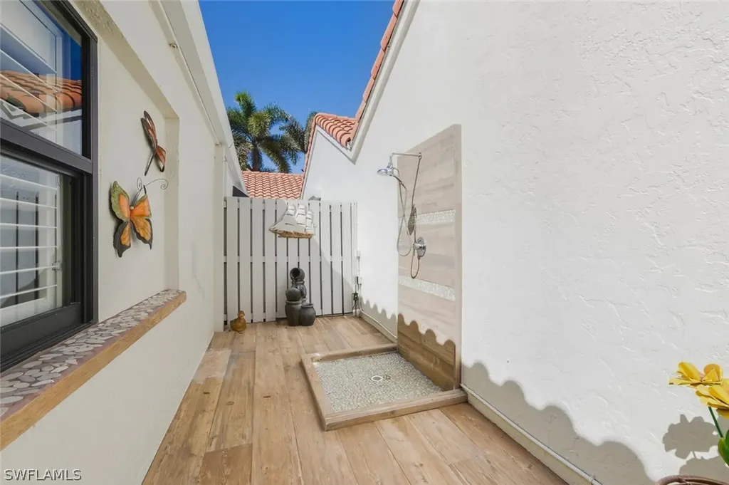 738 Reef Point Circle Naples FL 34108