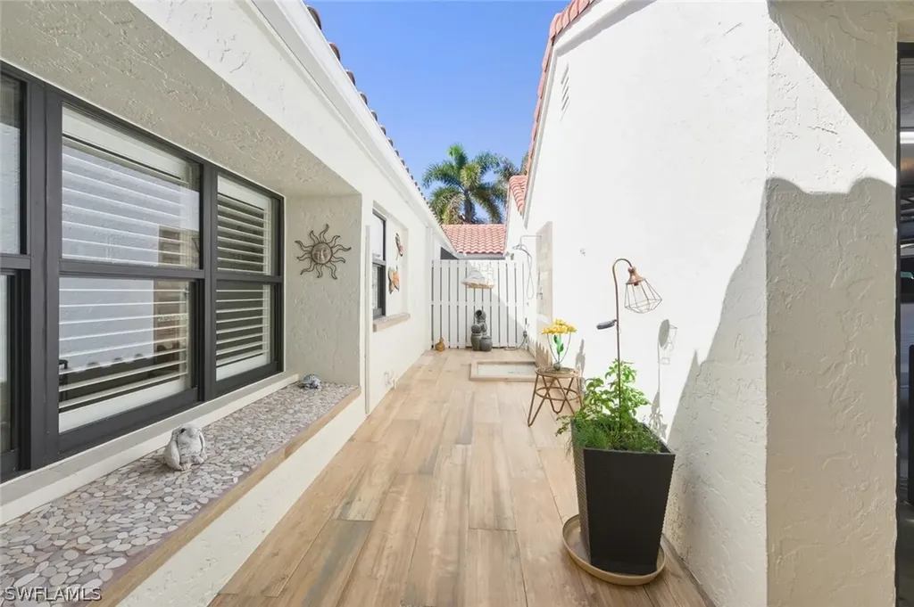 738 Reef Point Circle Naples FL 34108