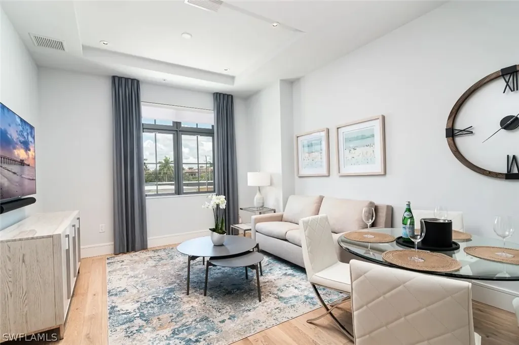 Naples FL, 101 8TH Street S, Unit 205