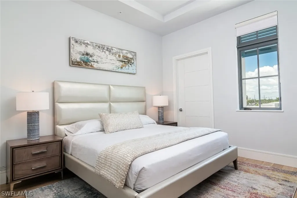 101 8th Street S Naples FL 34102