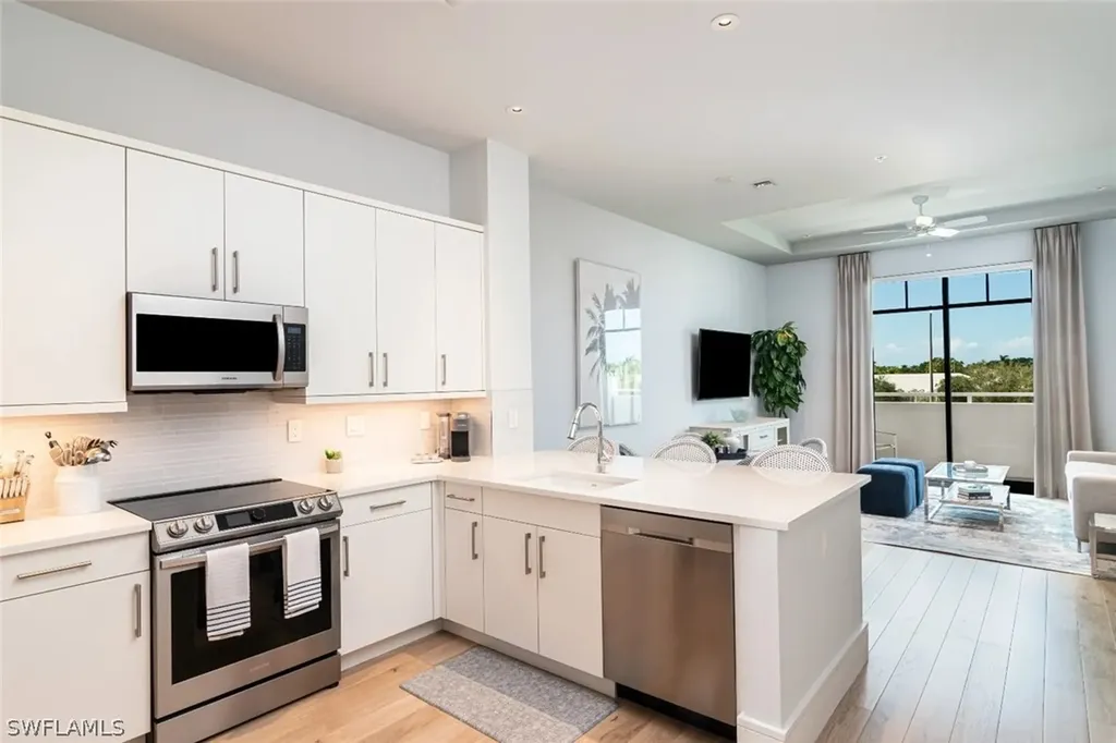 101 8th Street S Naples FL 34102