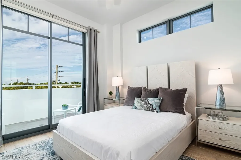 101 8th Street S Naples FL 34102