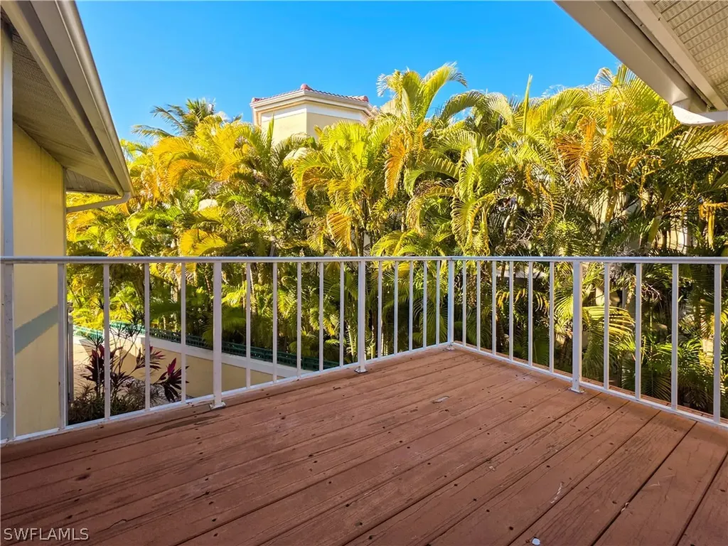 1495 Blue Point Avenue Naples FL 34102