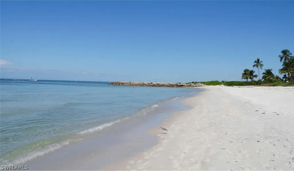101 8th Street S Naples FL 34102