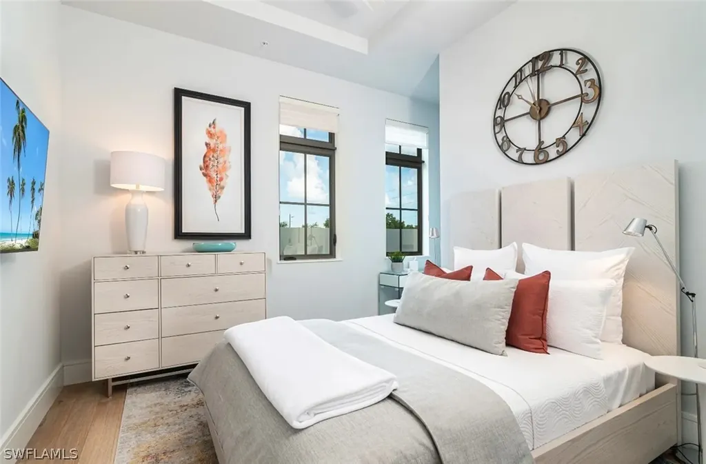 101 8th Street S Naples FL 34102