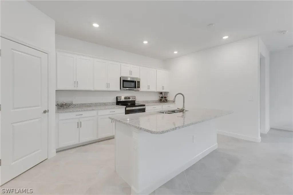 3160 Weston Manor Drive Alva FL 33920