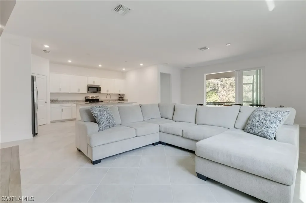 3160 Weston Manor Drive Alva FL 33920