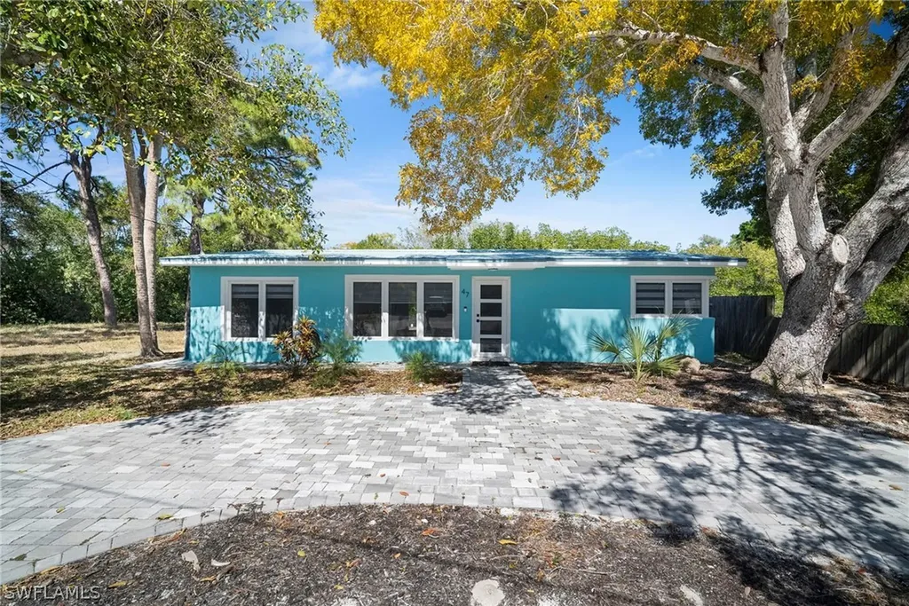 47 River Court Naples FL 34110
