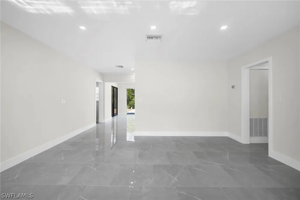 47 River Court Naples FL 34110