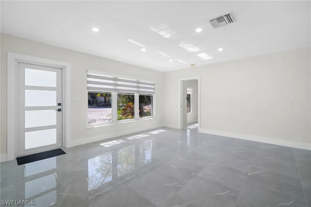 47 River Court Naples FL 34110