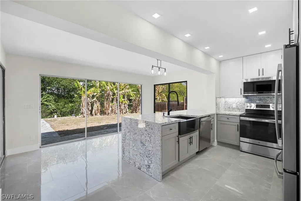 47 River Court Naples FL 34110