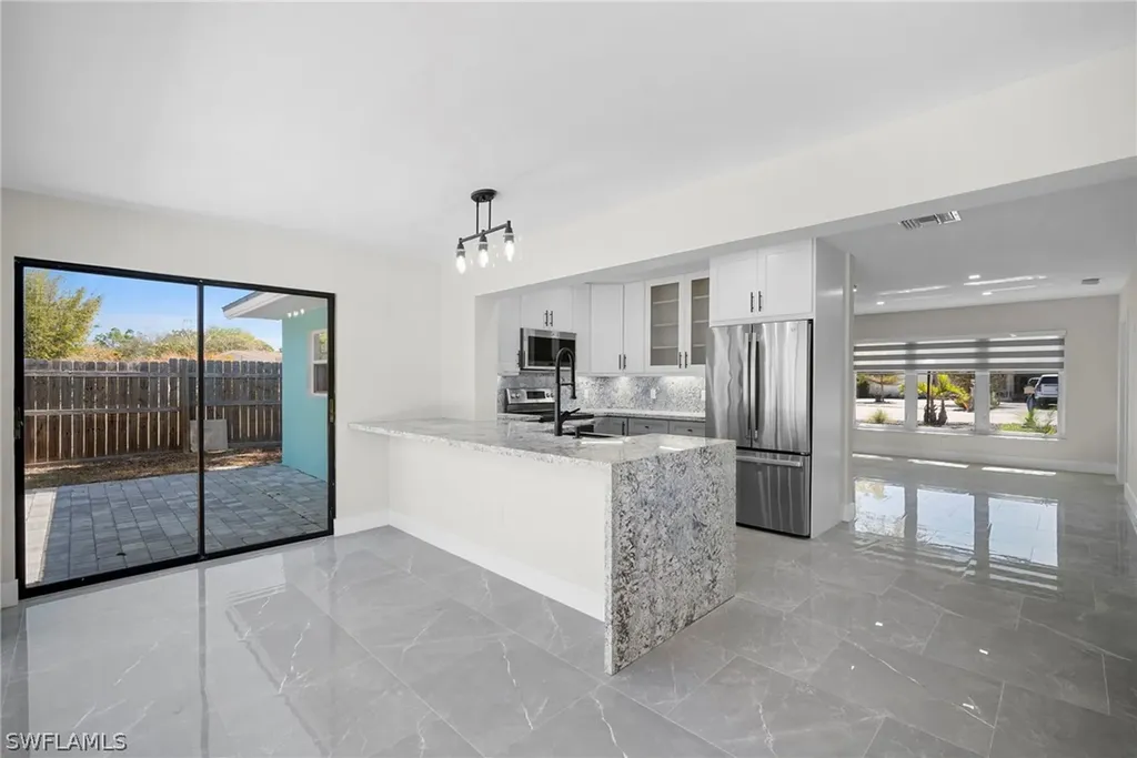 47 River Court Naples FL 34110