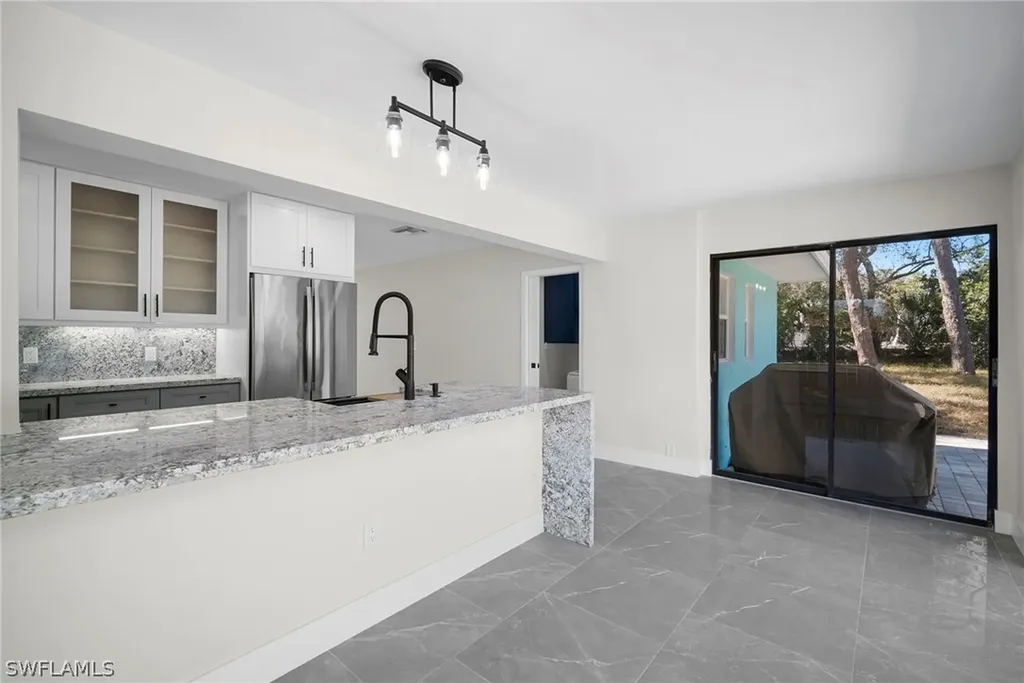 47 River Court Naples FL 34110