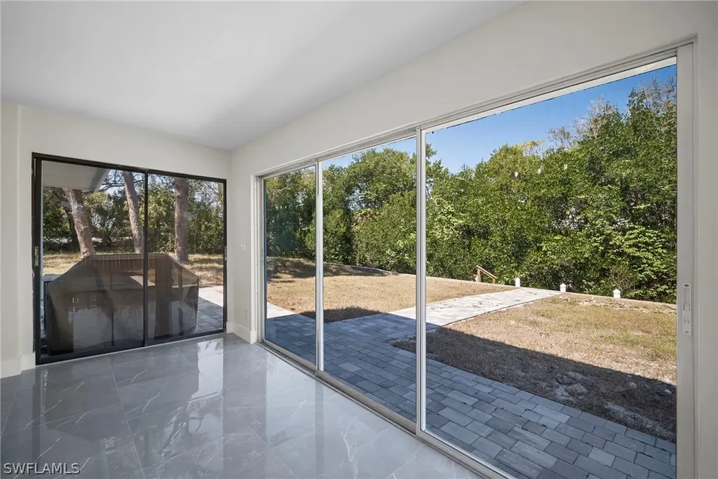 47 River Court Naples FL 34110