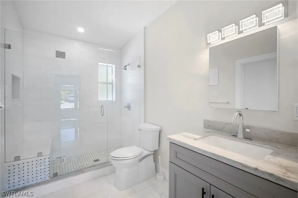 47 River Court Naples FL 34110