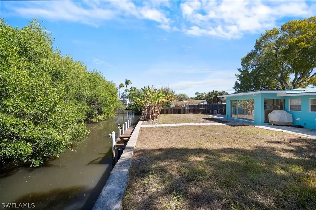 47 River Court Naples FL 34110