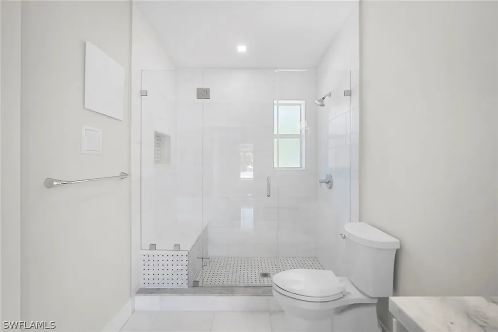 47 River Court Naples FL 34110