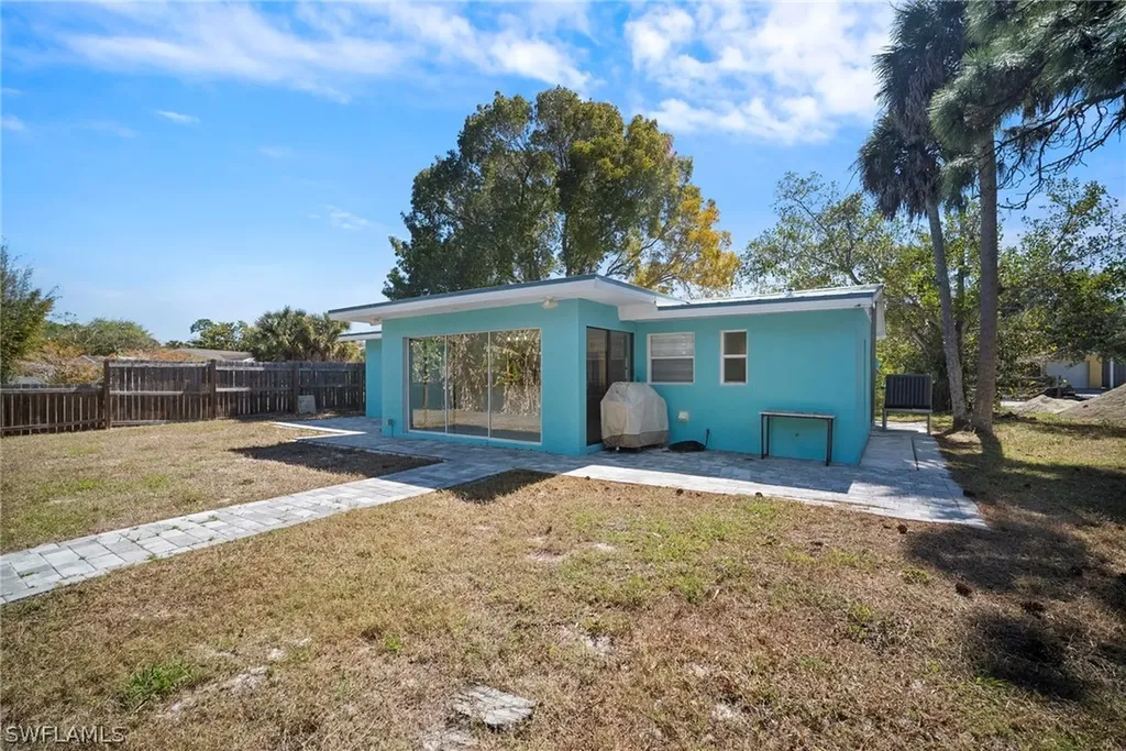 47 River Court Naples FL 34110
