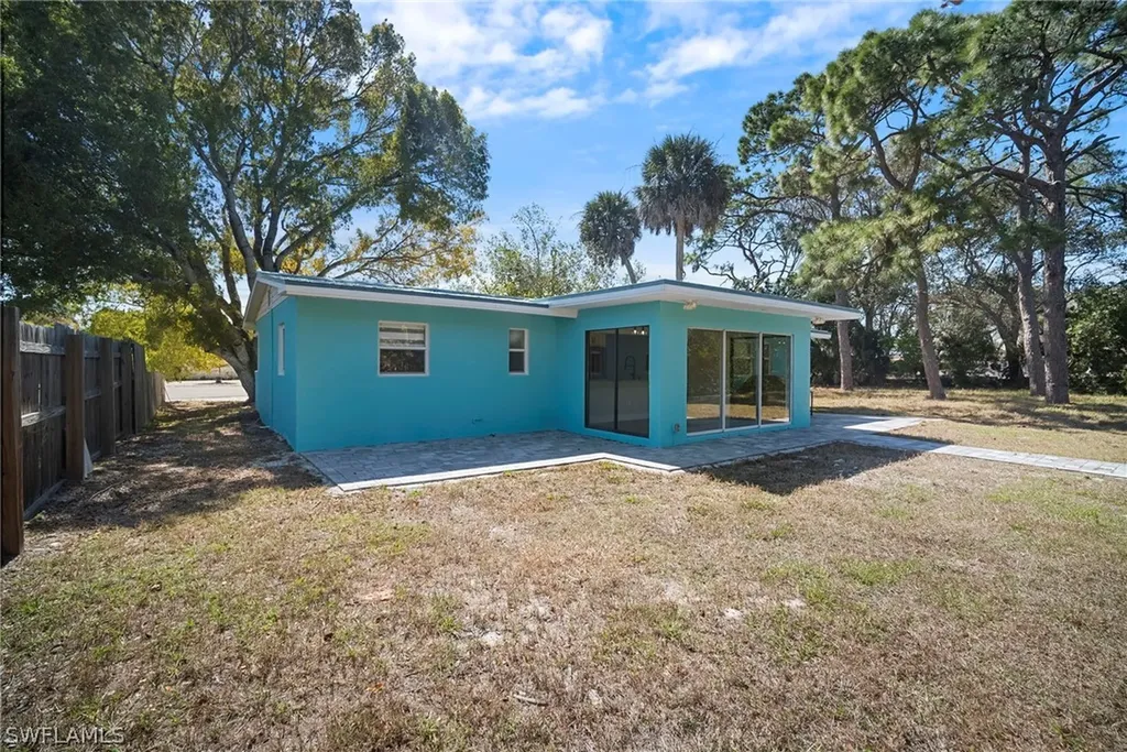 47 River Court Naples FL 34110