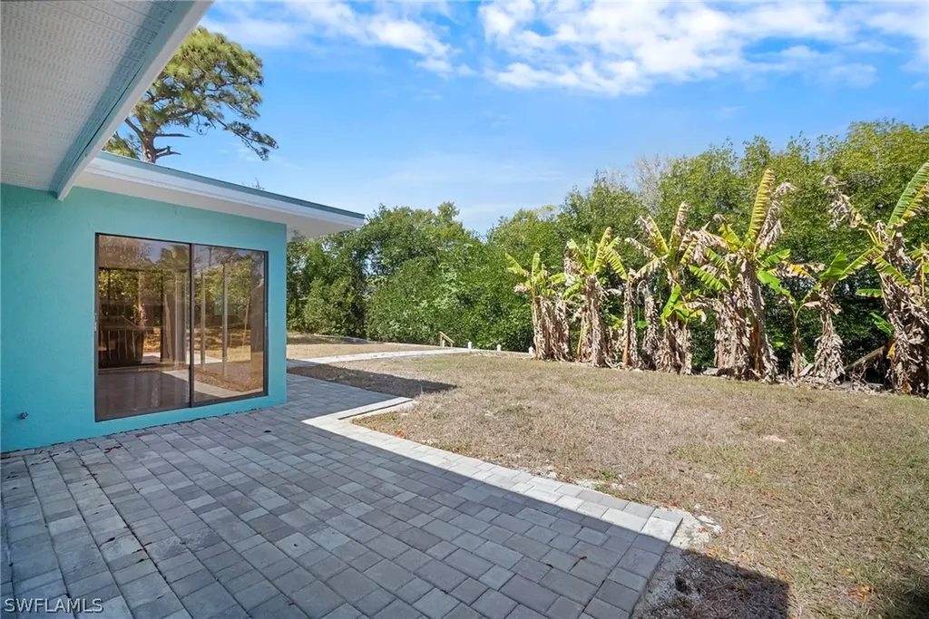47 River Court Naples FL 34110