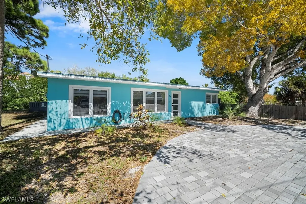 47 River Court Naples FL 34110