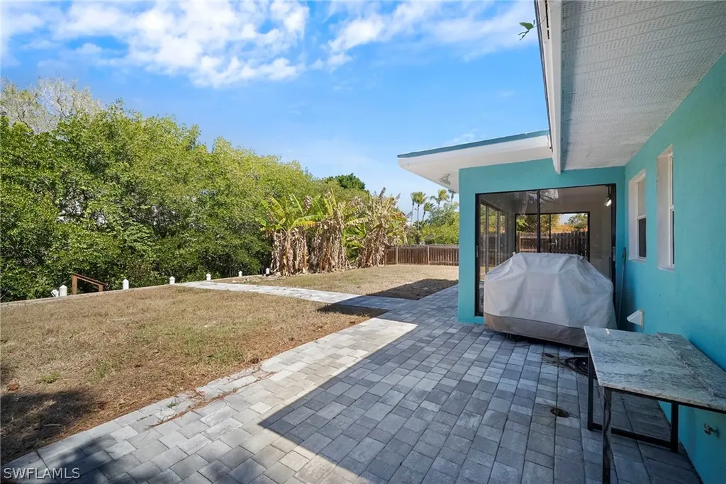 47 River Court Naples FL 34110