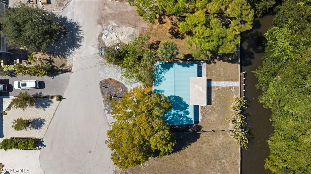 47 River Court Naples FL 34110
