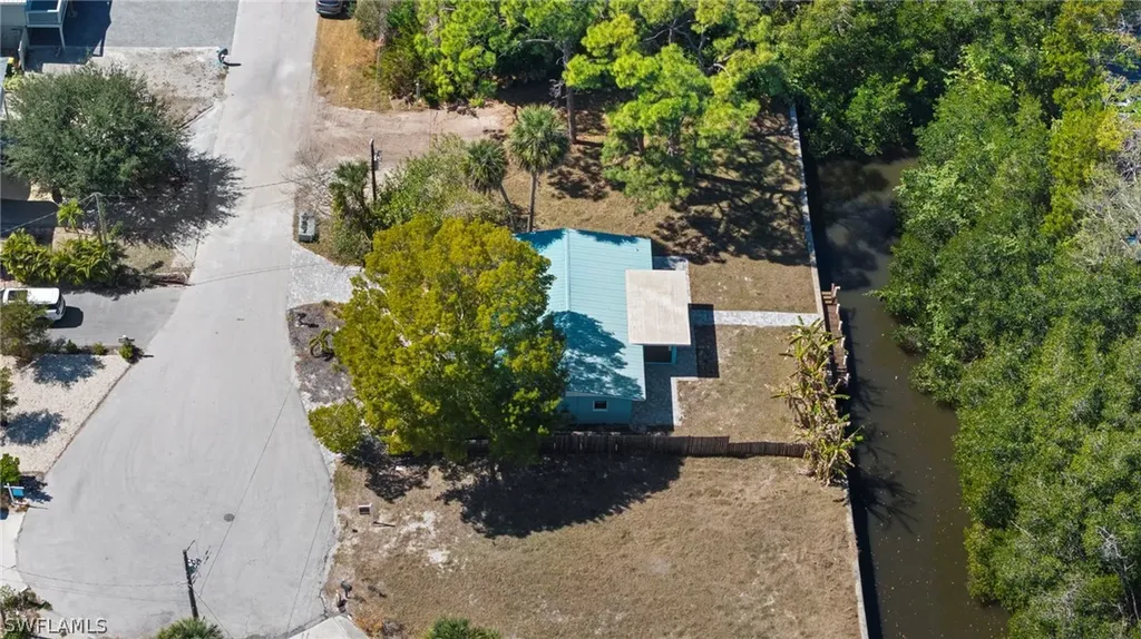 47 River Court Naples FL 34110