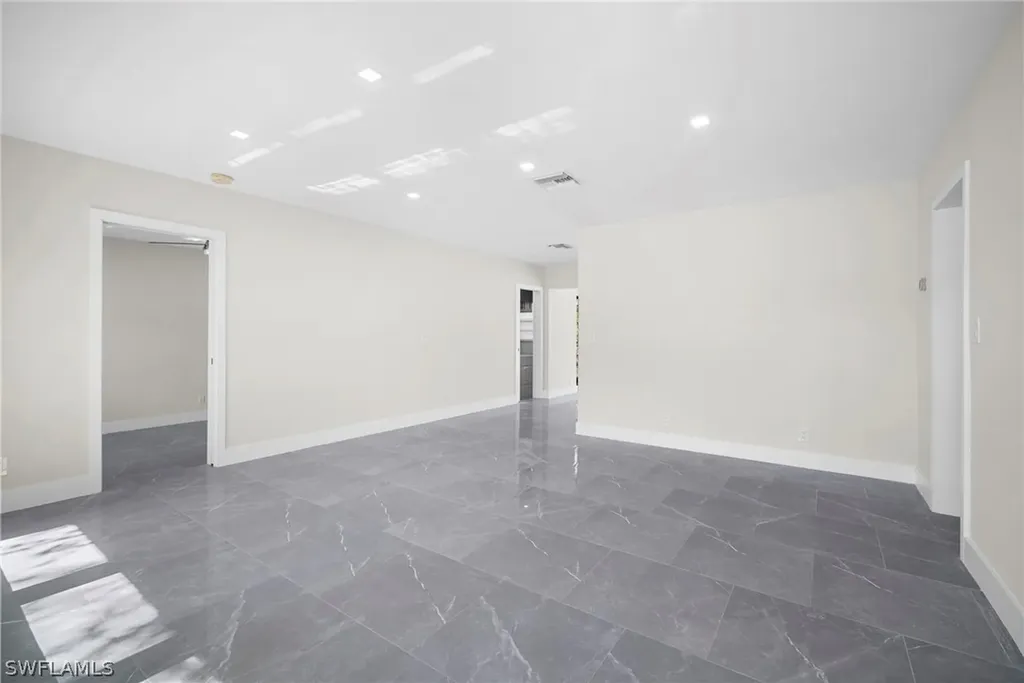 47 River Court Naples FL 34110