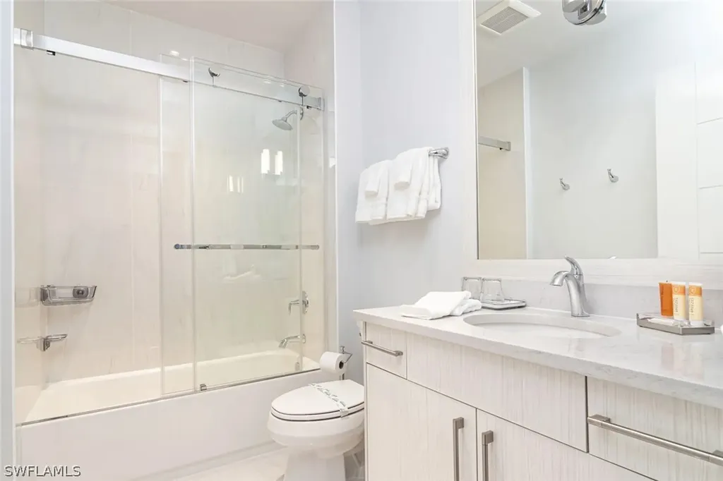 101 8th Street S Naples FL 34102