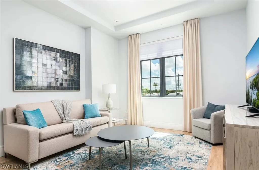 Naples FL, 101 8TH Street S, Unit 207