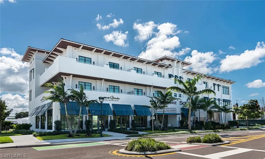 101 8th Street S Naples FL 34102